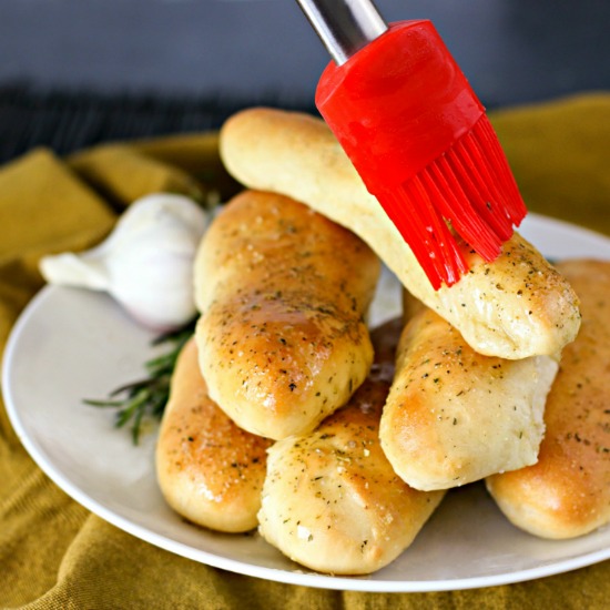 Foodista Recipes, Cooking Tips, and Food News Garlic Butter Breadsticks
